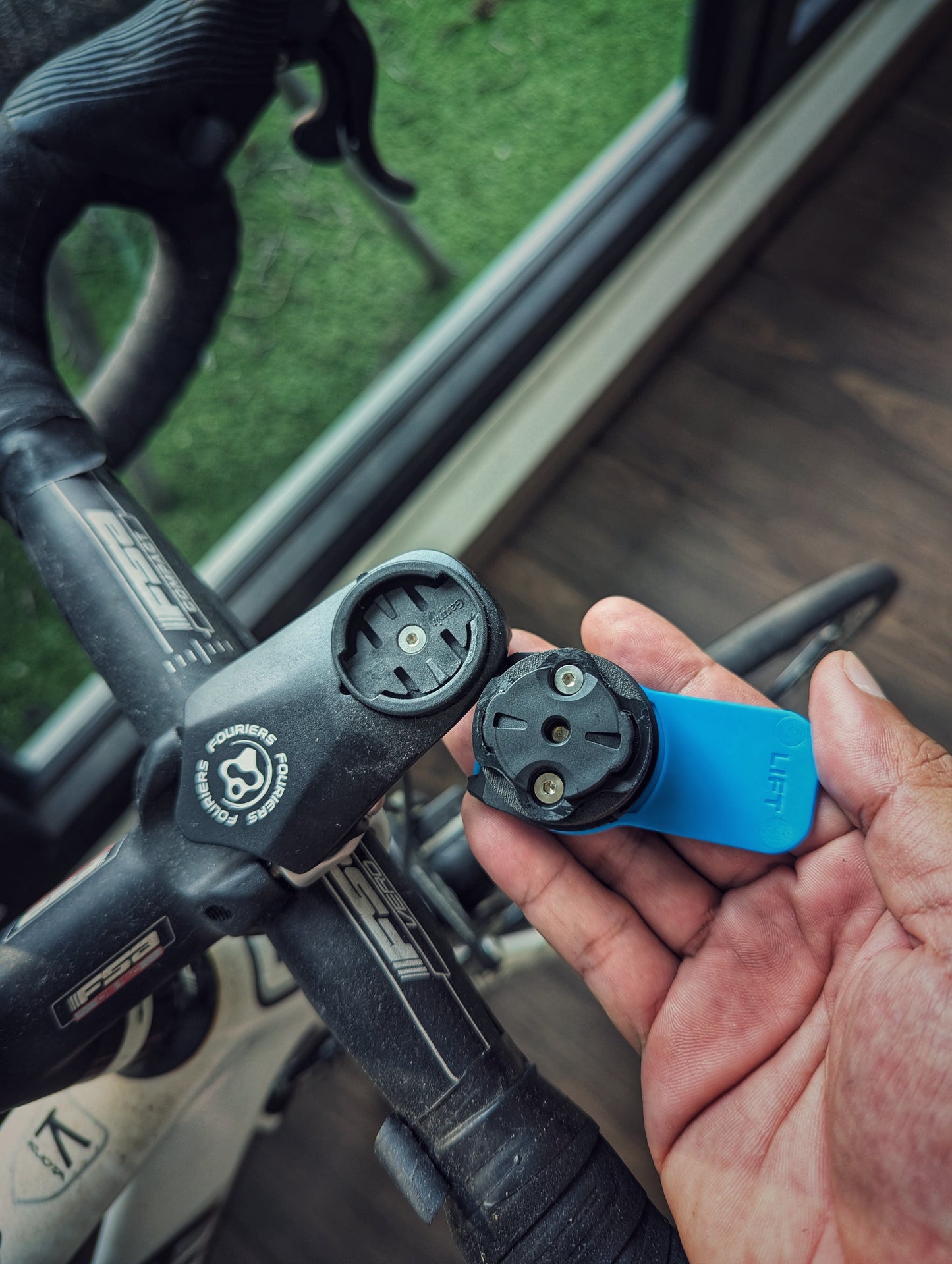 Garmin to Quad Lock / Peak Design / Mous Intralock adapter
