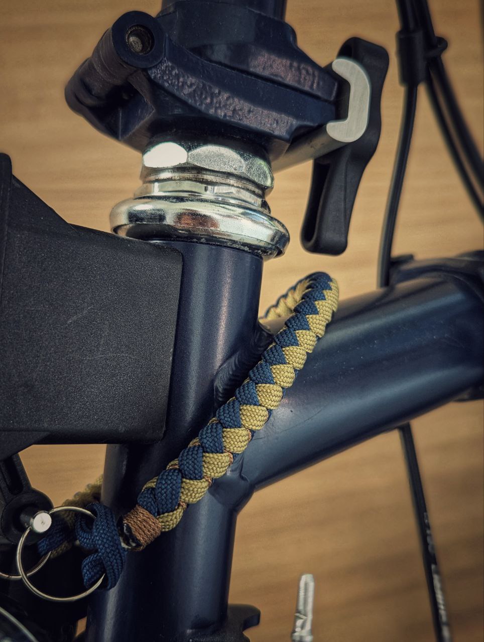 Paracord Brompton Luggage Block Strap